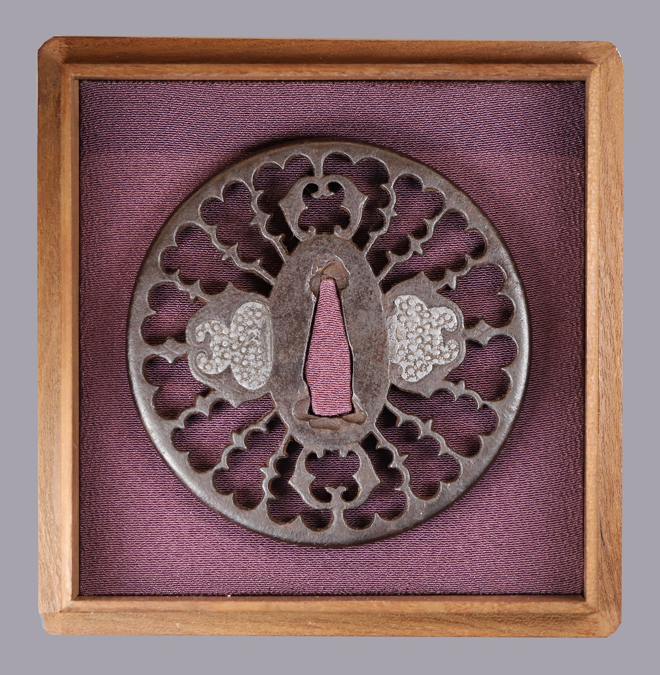 Kyo Sukashi Myoga Karigane Tsuba Boxed_1300px