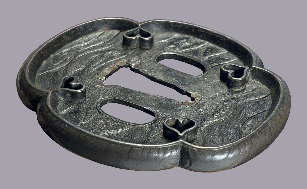 Tachishi Tsuba Oblique_1300px
